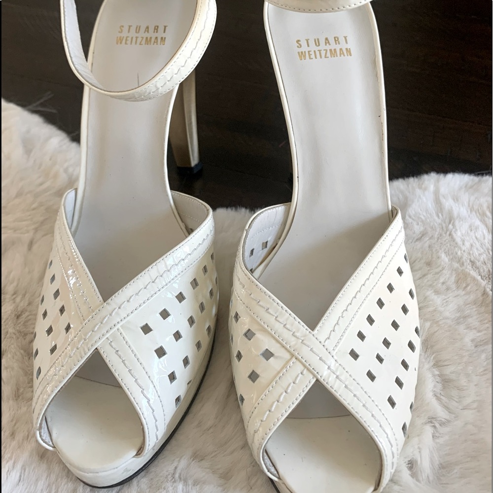 Stuart Weitzman women’s shoes NWOT 5” heel 1” Platform white with gold heel